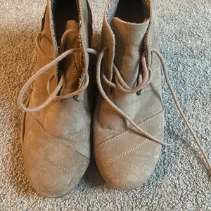 Brown Heels - size 8 1/2